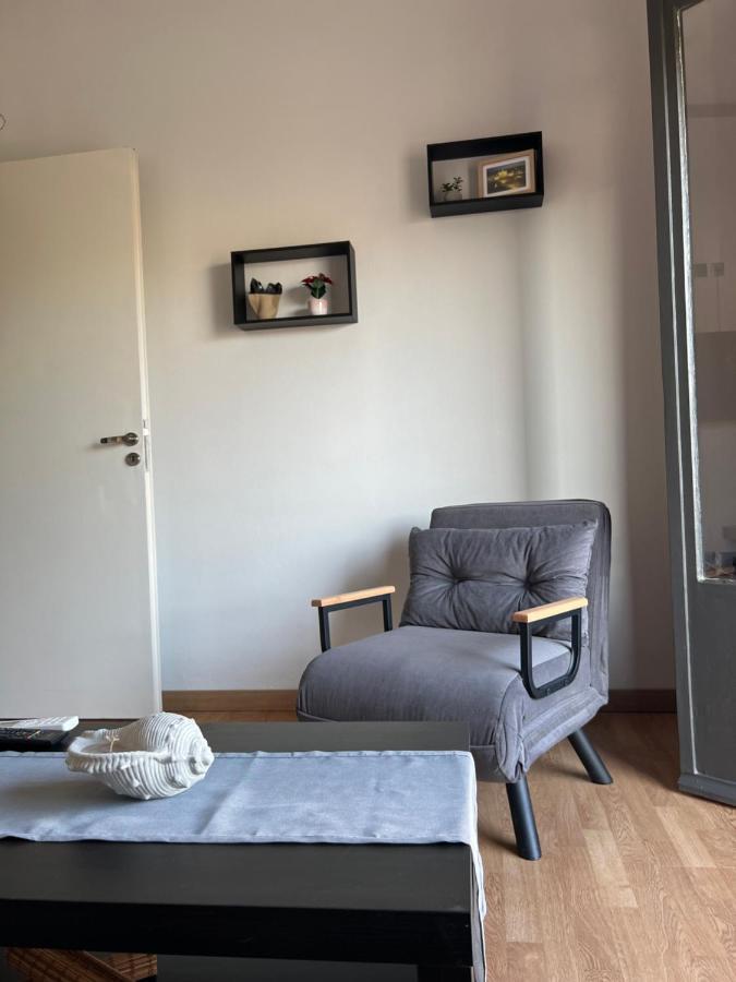 Above Apartments Near The Airport 아르테미다 외부 사진