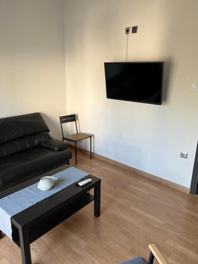 Above Apartments Near The Airport 아르테미다 외부 사진