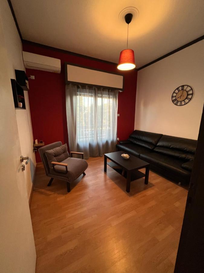 Above Apartments Near The Airport 아르테미다 외부 사진