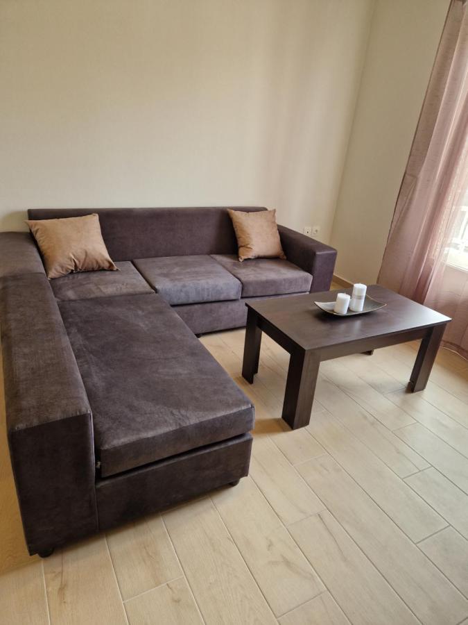 Above Apartments Near The Airport 아르테미다 외부 사진