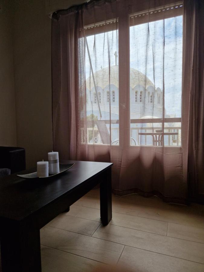 Above Apartments Near The Airport 아르테미다 외부 사진