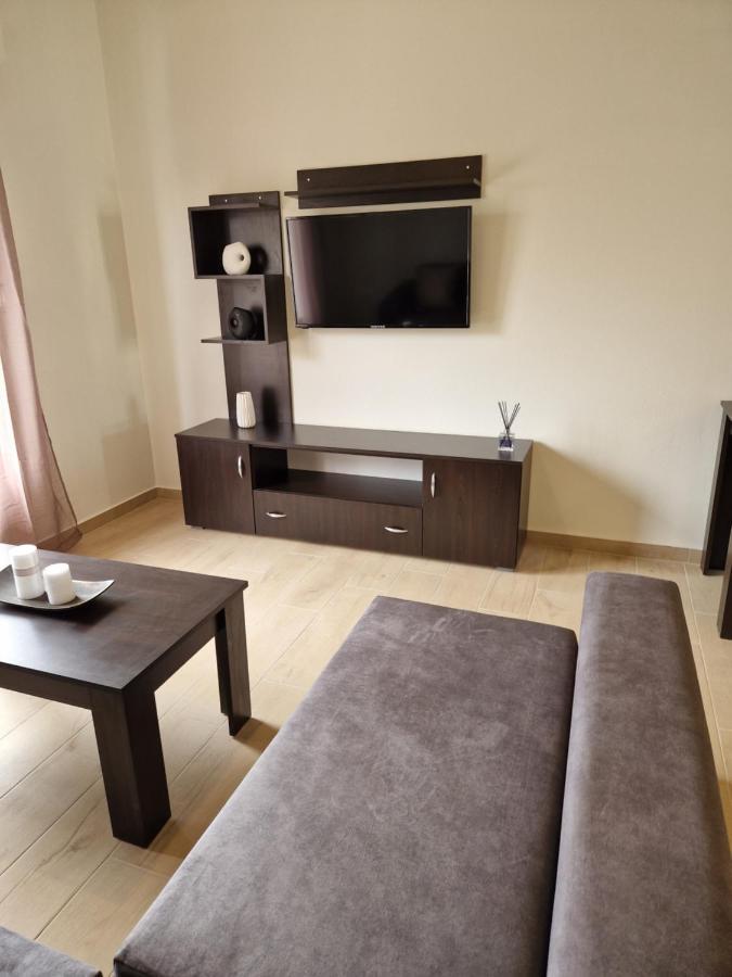 Above Apartments Near The Airport 아르테미다 외부 사진