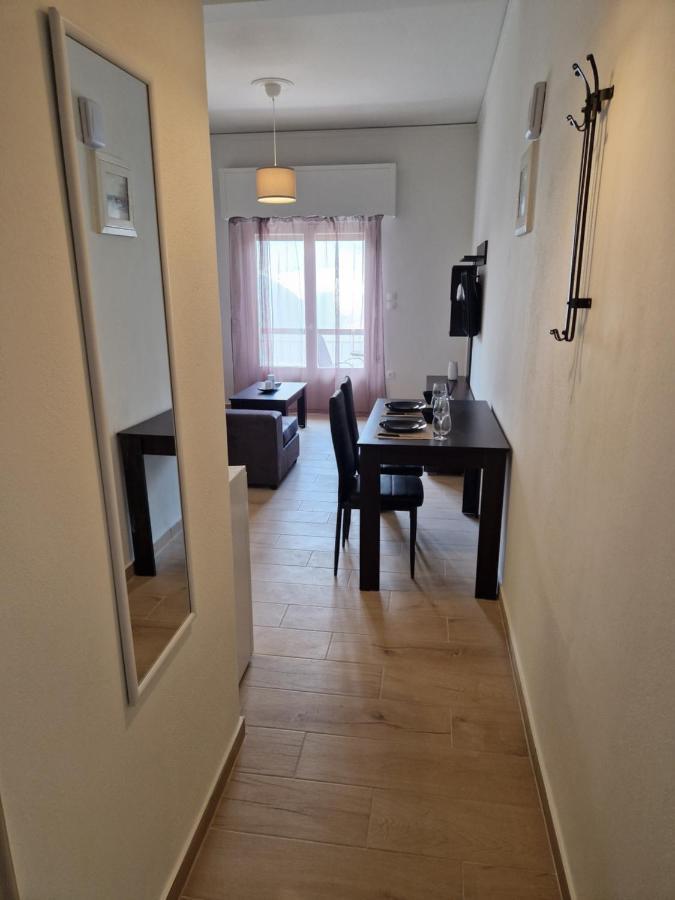 Above Apartments Near The Airport 아르테미다 외부 사진