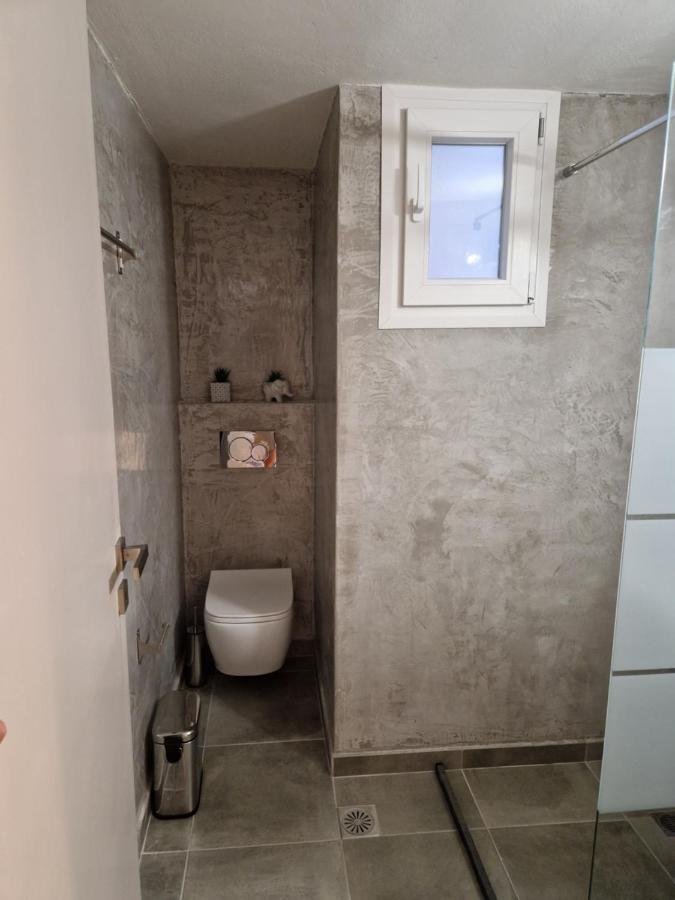 Above Apartments Near The Airport 아르테미다 외부 사진