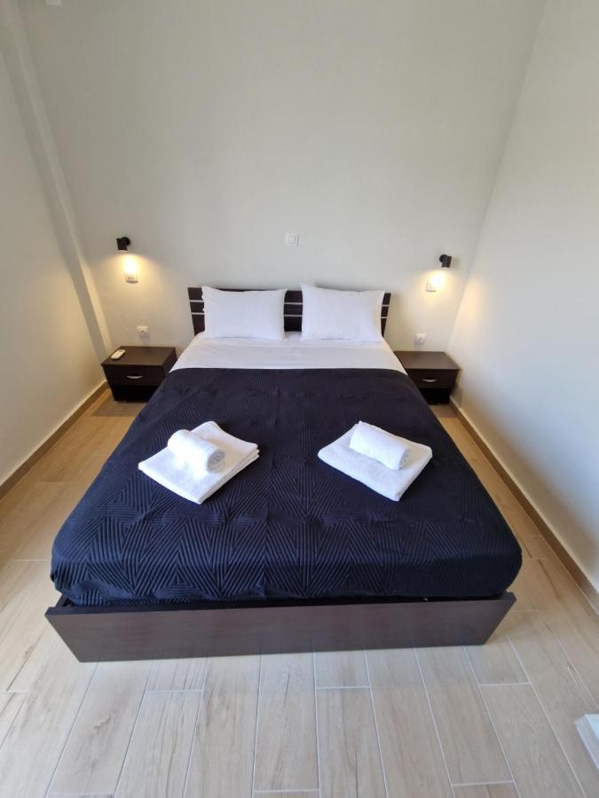 Above Apartments Near The Airport 아르테미다 외부 사진