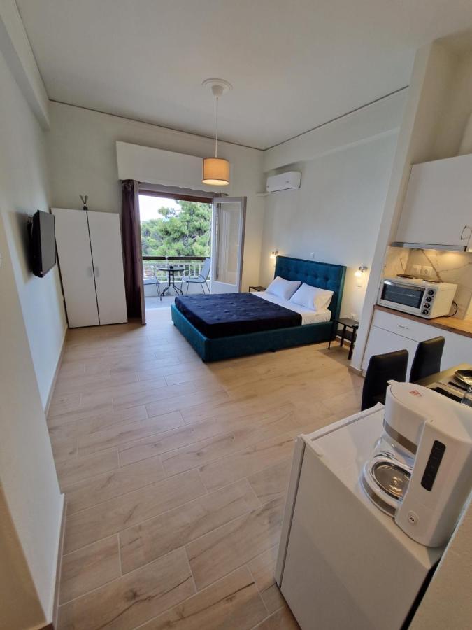 Above Apartments Near The Airport 아르테미다 외부 사진