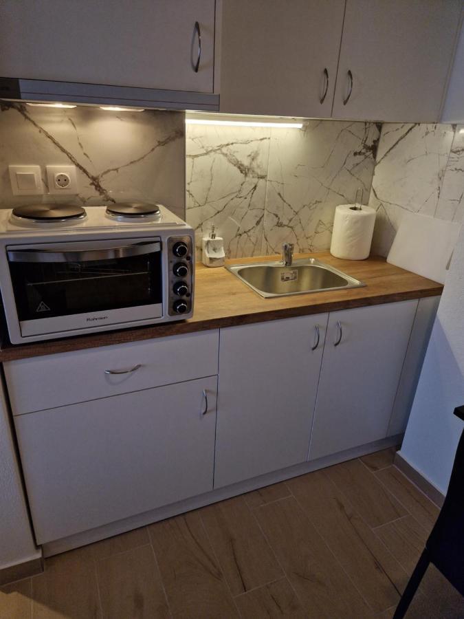 Above Apartments Near The Airport 아르테미다 외부 사진