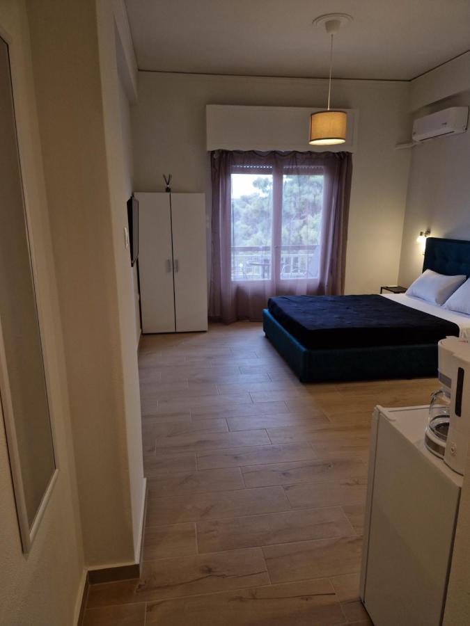 Above Apartments Near The Airport 아르테미다 외부 사진